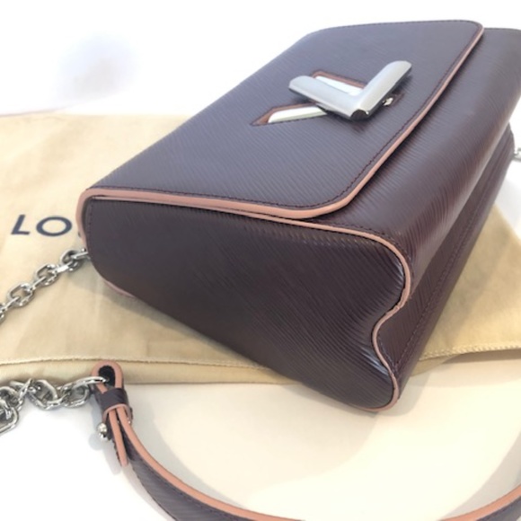 Brand NEW - LouisVuitton Cross Body Bag - Picture 5 of 8